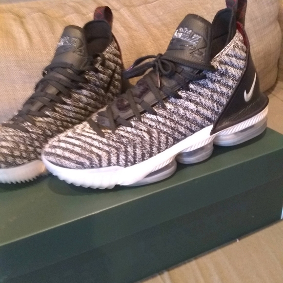 lebron 16 wolf grey size 13